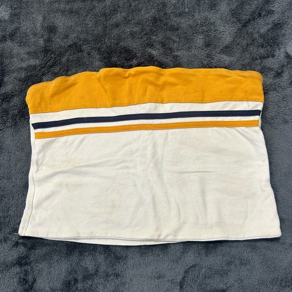 Bundle of clothes I don’t wear anymore , great condition! Message me! <3 - Picture 8 of 16